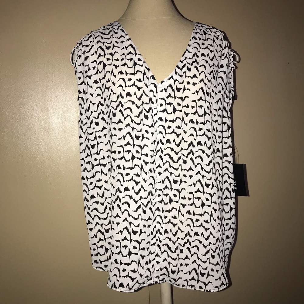 Sleeveless blouse